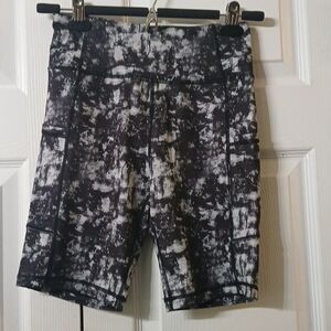 Apexup  black white yoga shorts with side pockets Sz XS NEW in BOX